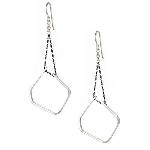 Eero Earrings in Sterling Silver and Oxidized Silver Chain